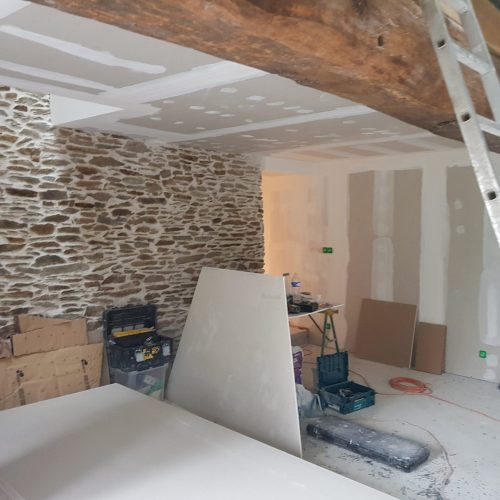 Pièce d'intérieur en rénovation par Leroux Fabrice Multiservices dans le 44